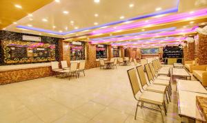 amaira hotels and banquets near vaishali metro station