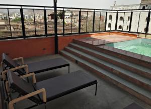 Gypsy Monkey,Bani Park>>Jaipur,3 star