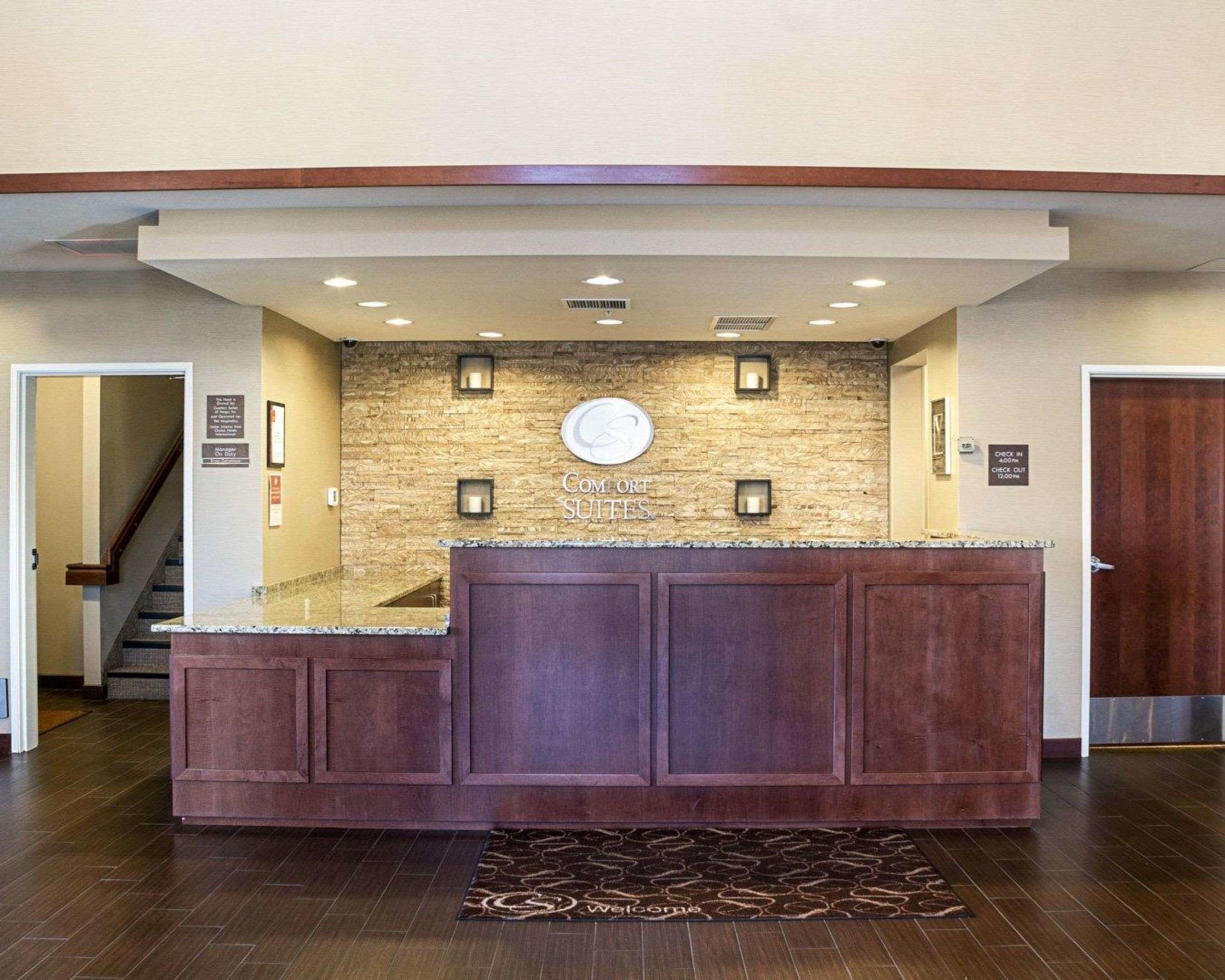 comfort suites fargo medical center