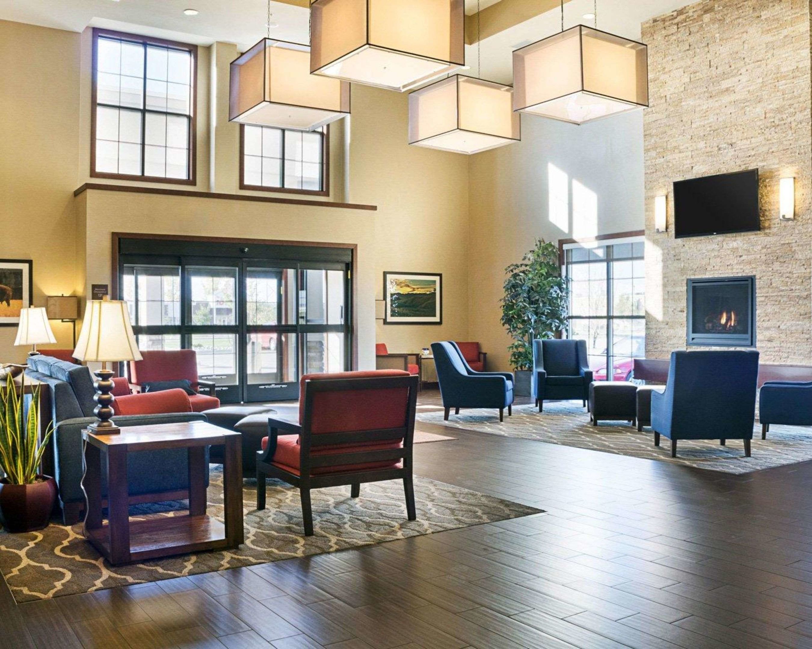 comfort suites fargo medical center
