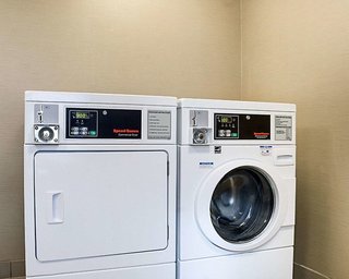 comfort suites fargo medical center