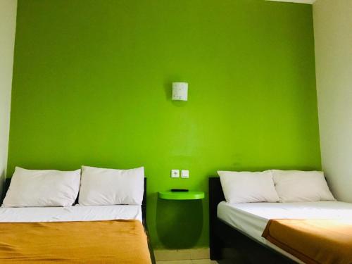 hotel warta putra