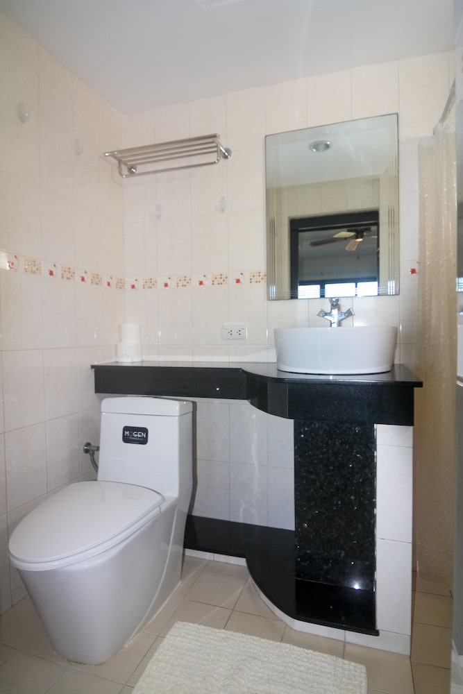 baan chom view kamala