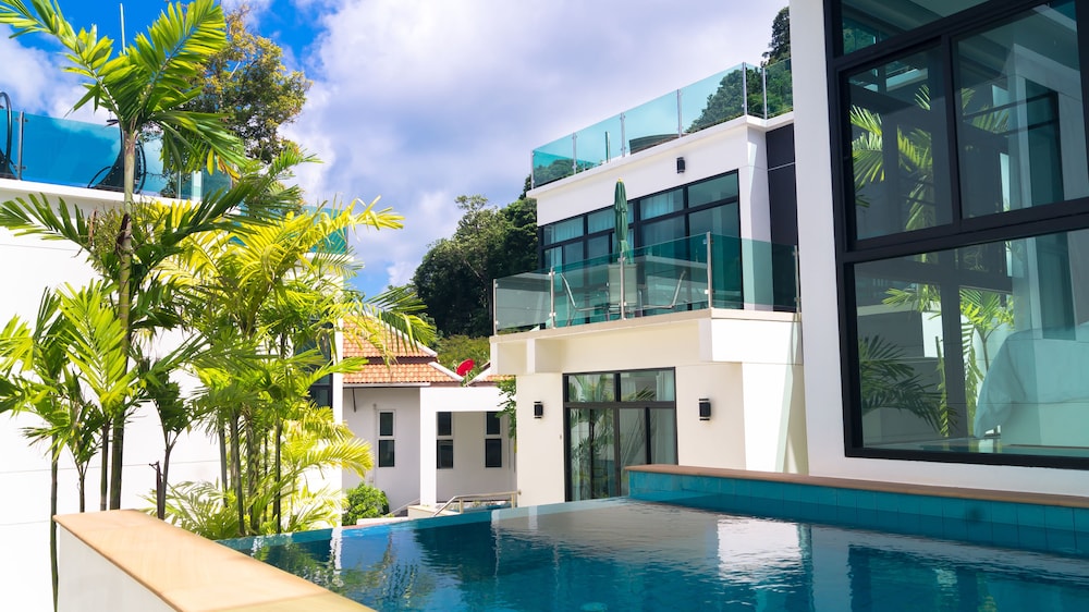 baan chom view kamala