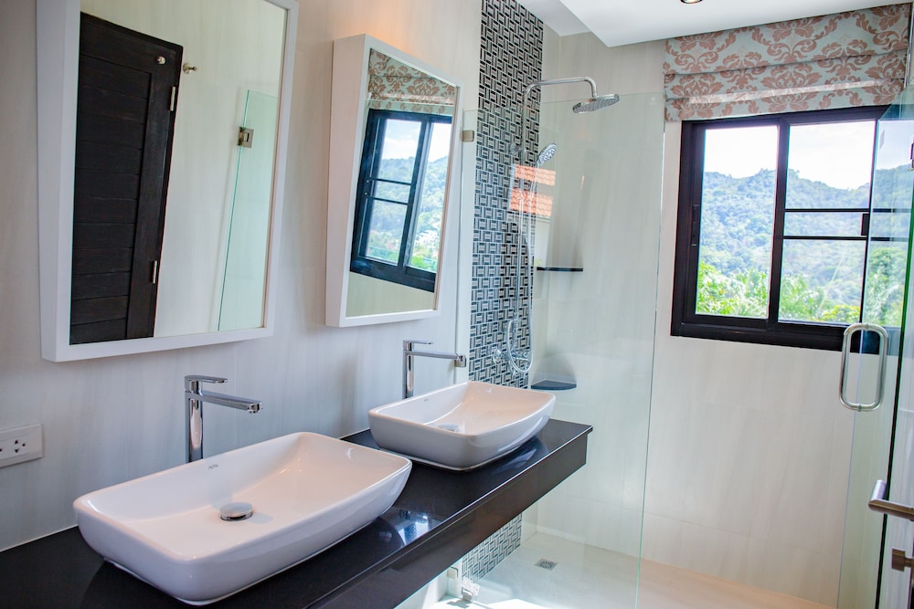 baan chom view kamala