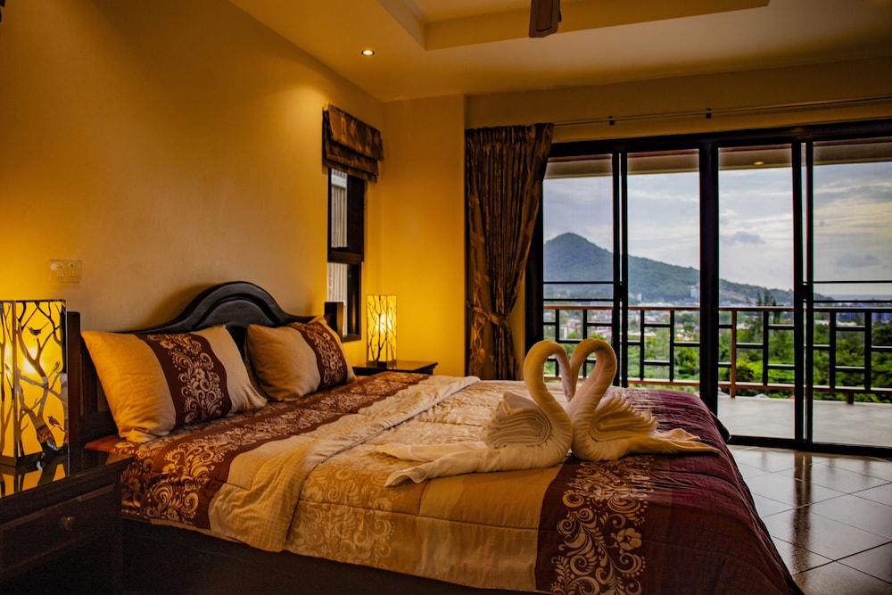 baan chom view kamala