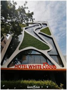 Hotel White Cloud,Gujarat>>Ahmedabad,3 star
