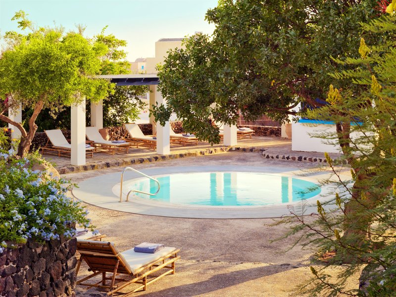vedema a luxury collection resort santorini