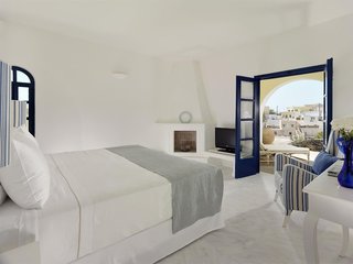 vedema a luxury collection resort santorini
