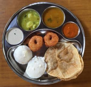 Sathya Guest House,Tiruvannamalai>>Gingee,3 star