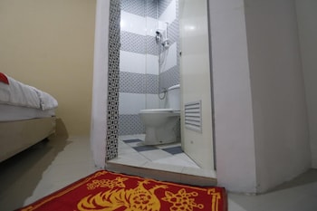 reddoorz jalan krakatau medan