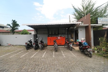reddoorz jalan krakatau medan