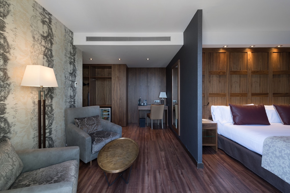 catalonia plaza catalunya