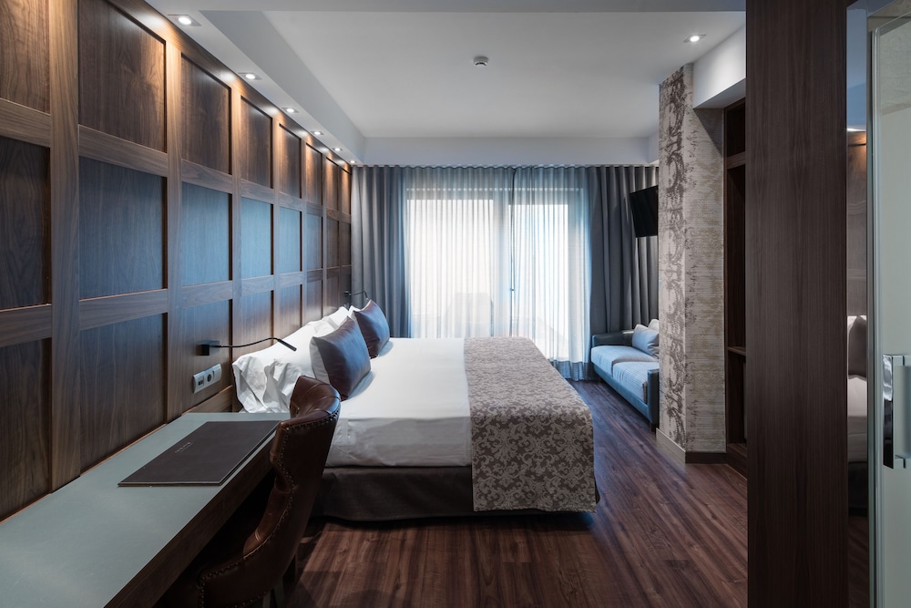 catalonia plaza catalunya