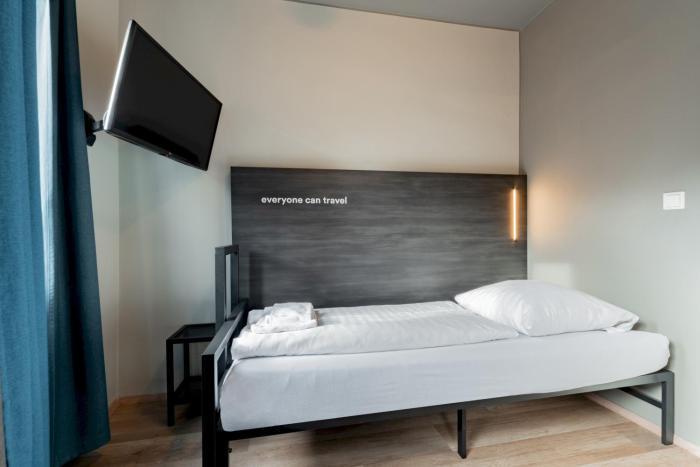 aando koln dom hostel