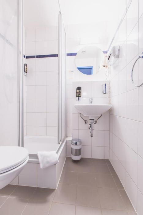 aando koln dom hostel