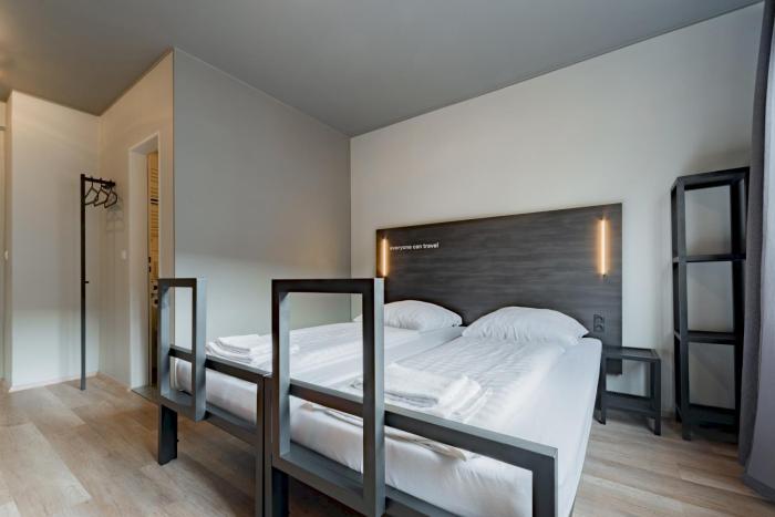 aando koln dom hostel