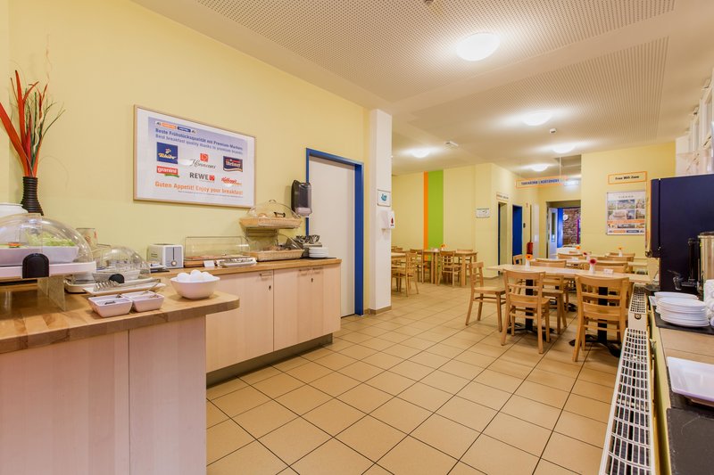 aando koln dom hostel