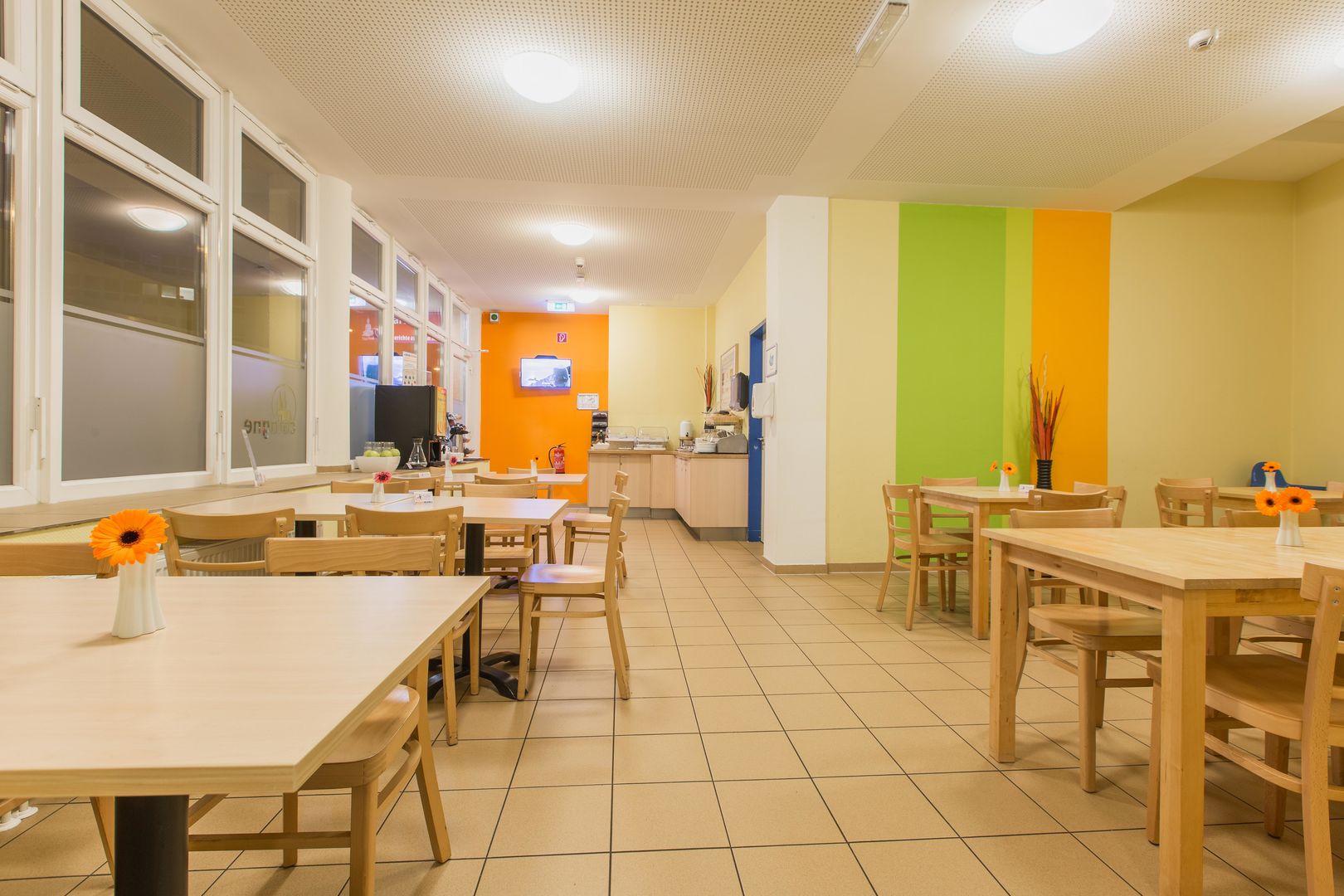 aando koln dom hostel