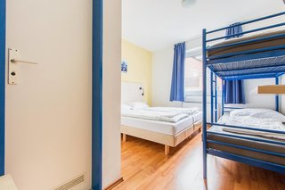 aando koln dom hostel