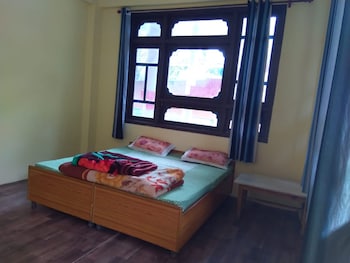 Skyward Cafe And Guest House,Near Chalal Trek Trail,3 star