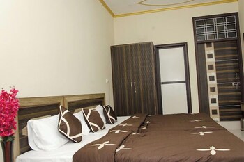 Hotel Himalaya Tower,Tonk Road>>Jaipur,2 star