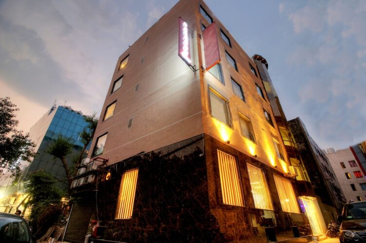 hotel paragon suites