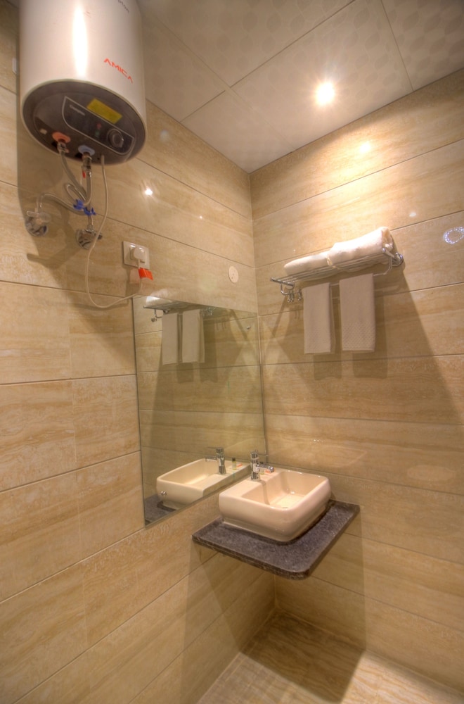 hotel paragon suites