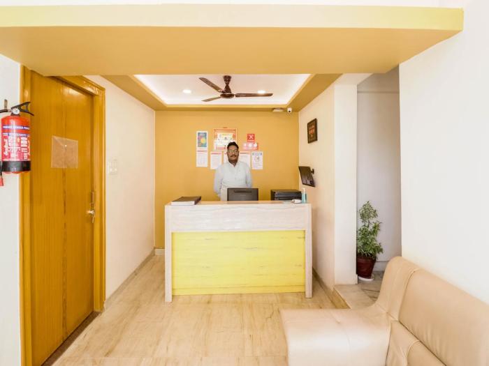 collection o kewal palace hyderabad gate