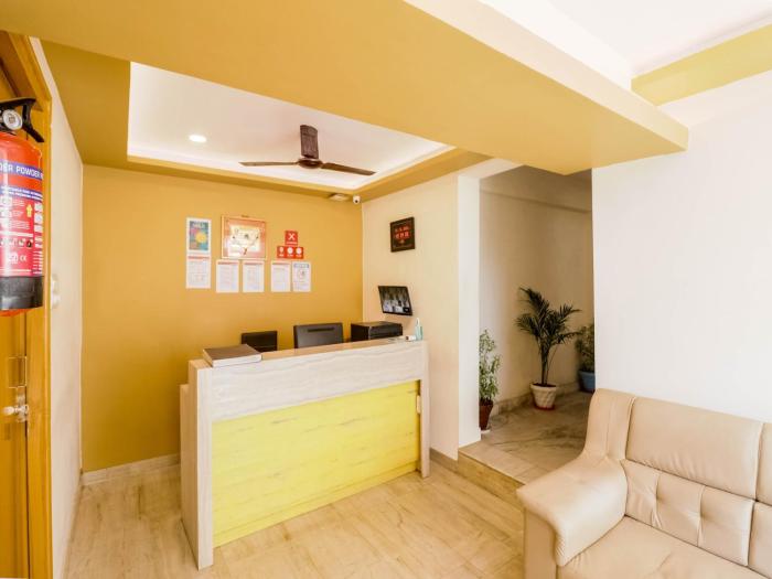 collection o kewal palace hyderabad gate