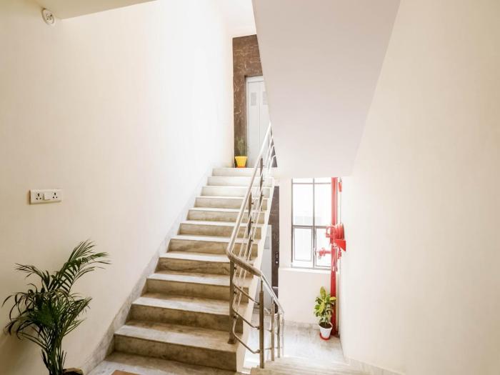 collection o kewal palace hyderabad gate