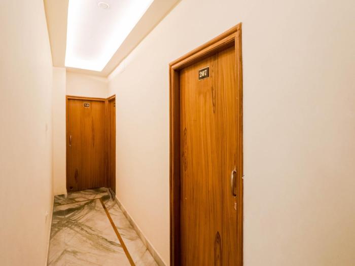 collection o kewal palace hyderabad gate