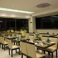 Hotel SR Grand,Rudrampeta,3 star