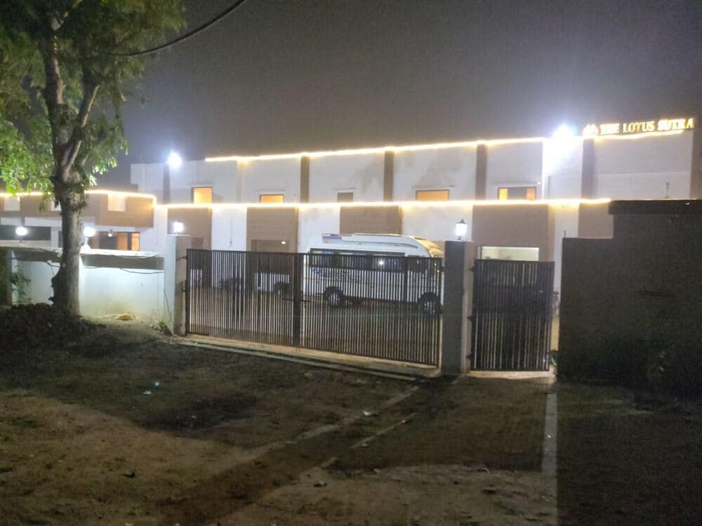 the lotus sutra hotel