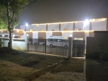 The Lotus Sutra Hotel,Balrampur>>Bahraich,3 star