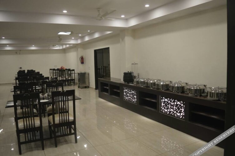 the lotus sutra hotel