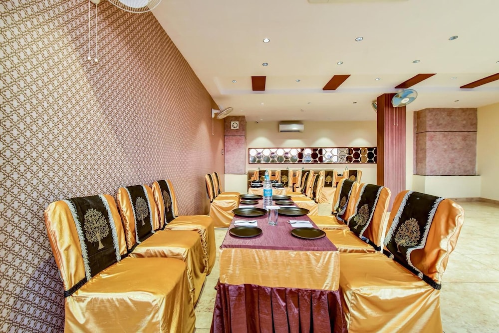 hotel frontier royal