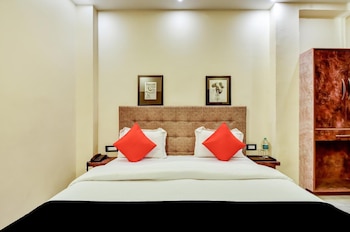 hotel frontier royal