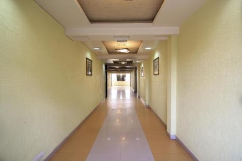 Surya Continental,Mohanlalganj>>Lucknow,2 star