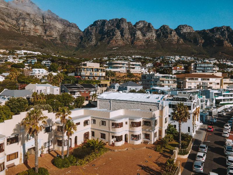 camps bay village