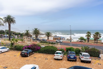 camps bay village