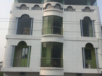 hotel maheshwari madhepura