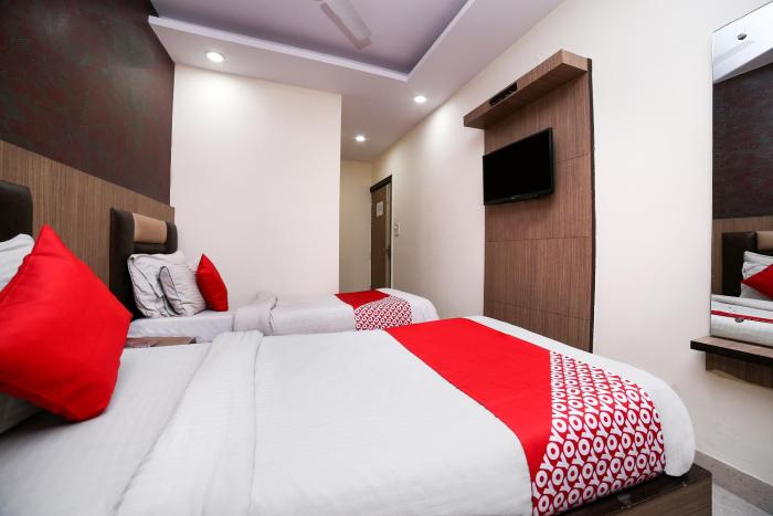hotel stay house inn