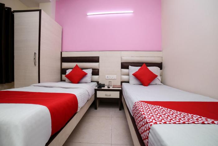hotel stay house inn
