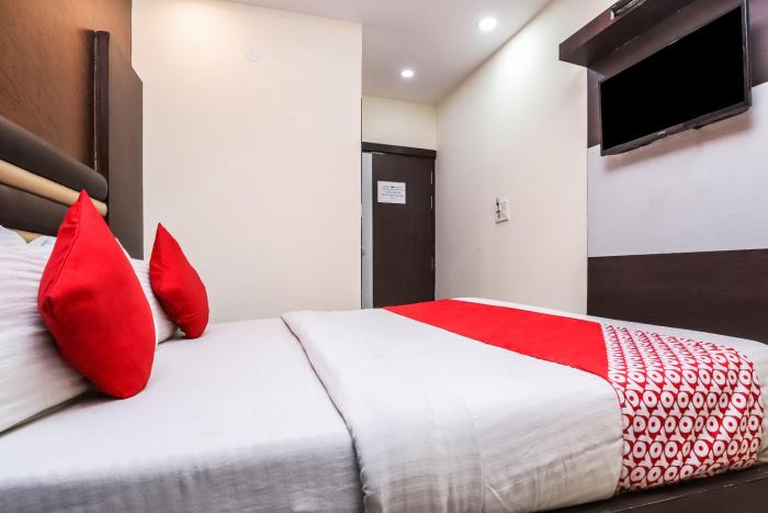 hotel stay house inn
