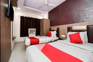 hotel stay house inn