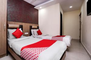 hotel stay house inn