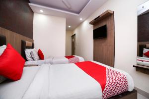 hotel stay house inn