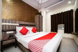 hotel stay house inn