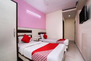 hotel stay house inn